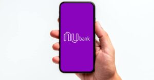 Nubank oferece R$ 3,6 mil de crédito para negativados