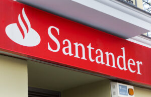 Santander relança cartão de crédito com isenção vitalícia de anuidade
