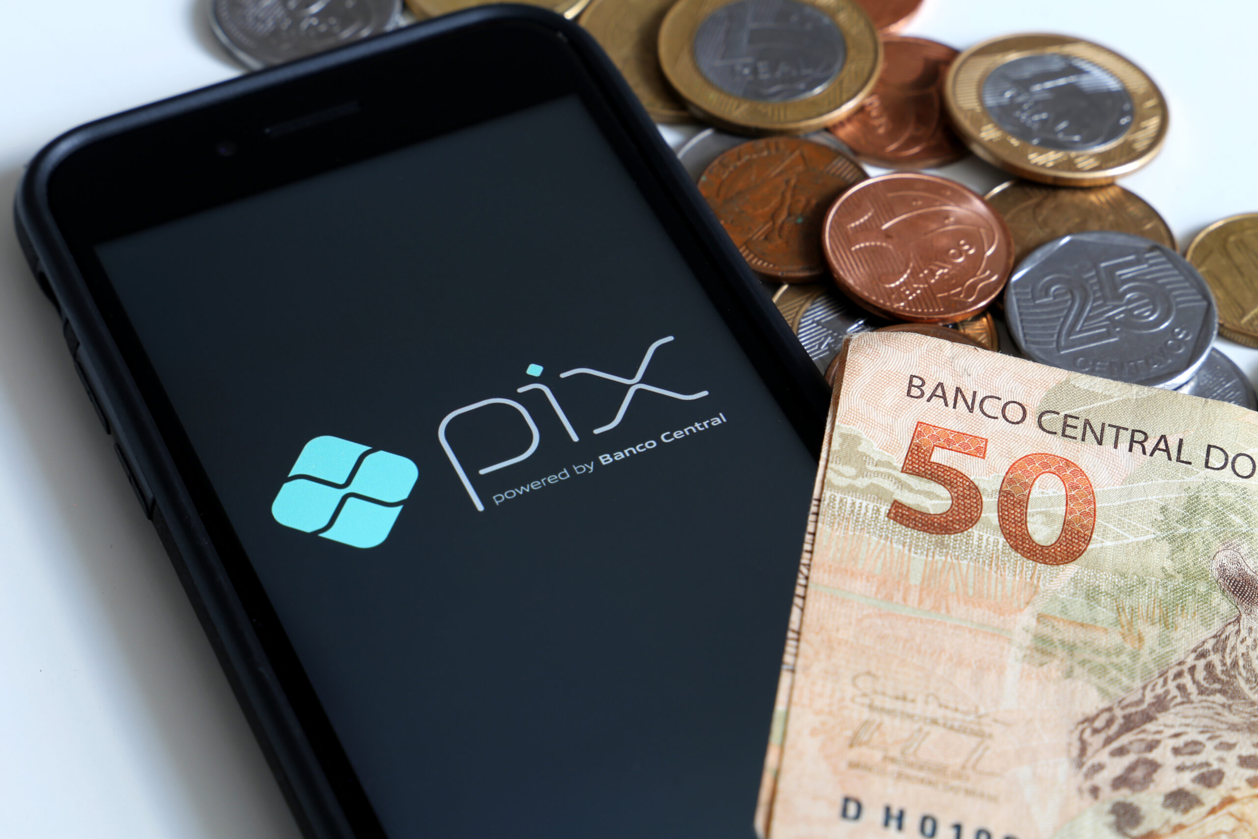Número de transações via Pix supera pela primeira vez marca de 200 milhões em um único dia no Brasil