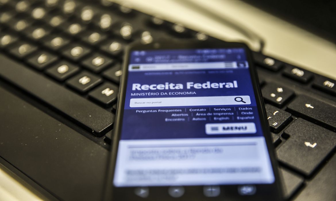 Receita Federal espera receber 43 milhões de declarações em 2024