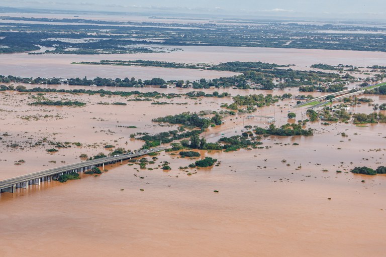 Rio Grande do Sul sofre com temporais e enchentes desde o final de abril